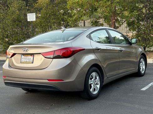 Used 2014 Hyundai Elantra SE image 5