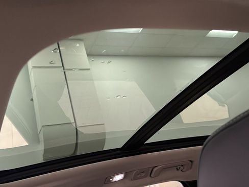 Used 2023 Volvo XC60 T8 Ultimate w/ Climate Package image 25