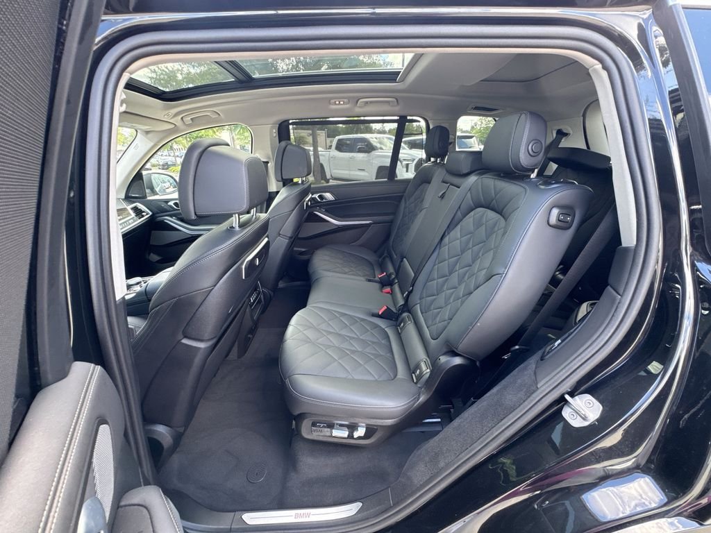 Used 2024 BMW X7 xDrive40i w/ Premium Package AWD/4WD image 31