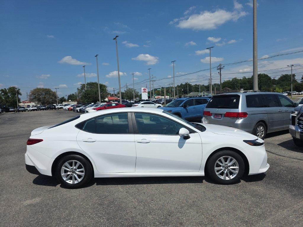 Used 2025 Toyota Camry LE FWD image 3