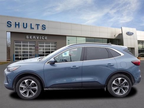 Certified 2025 Ford Escape Platinum w/ Premium Technology Package image 2