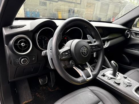 Used 2023 Alfa Romeo Stelvio Sprint AWD/4WD image 17