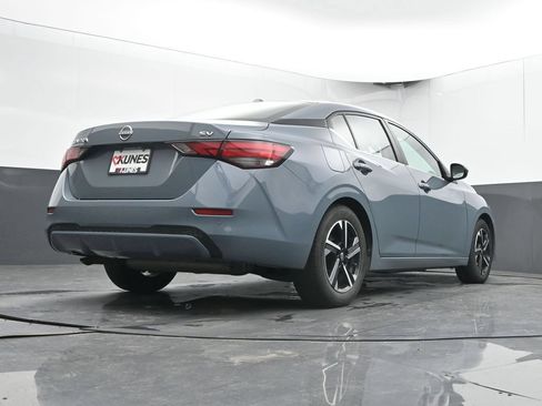 Used 2024 Nissan Sentra SV FWD image 36