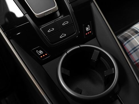 Certified 2025 Porsche 911 Turbo AWD/4WD image 63