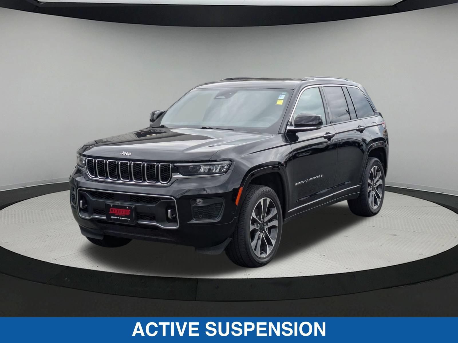 Used 2023 Jeep Grand Cherokee Overland w/ Luxury Tech Group IV AWD/4WD image 8