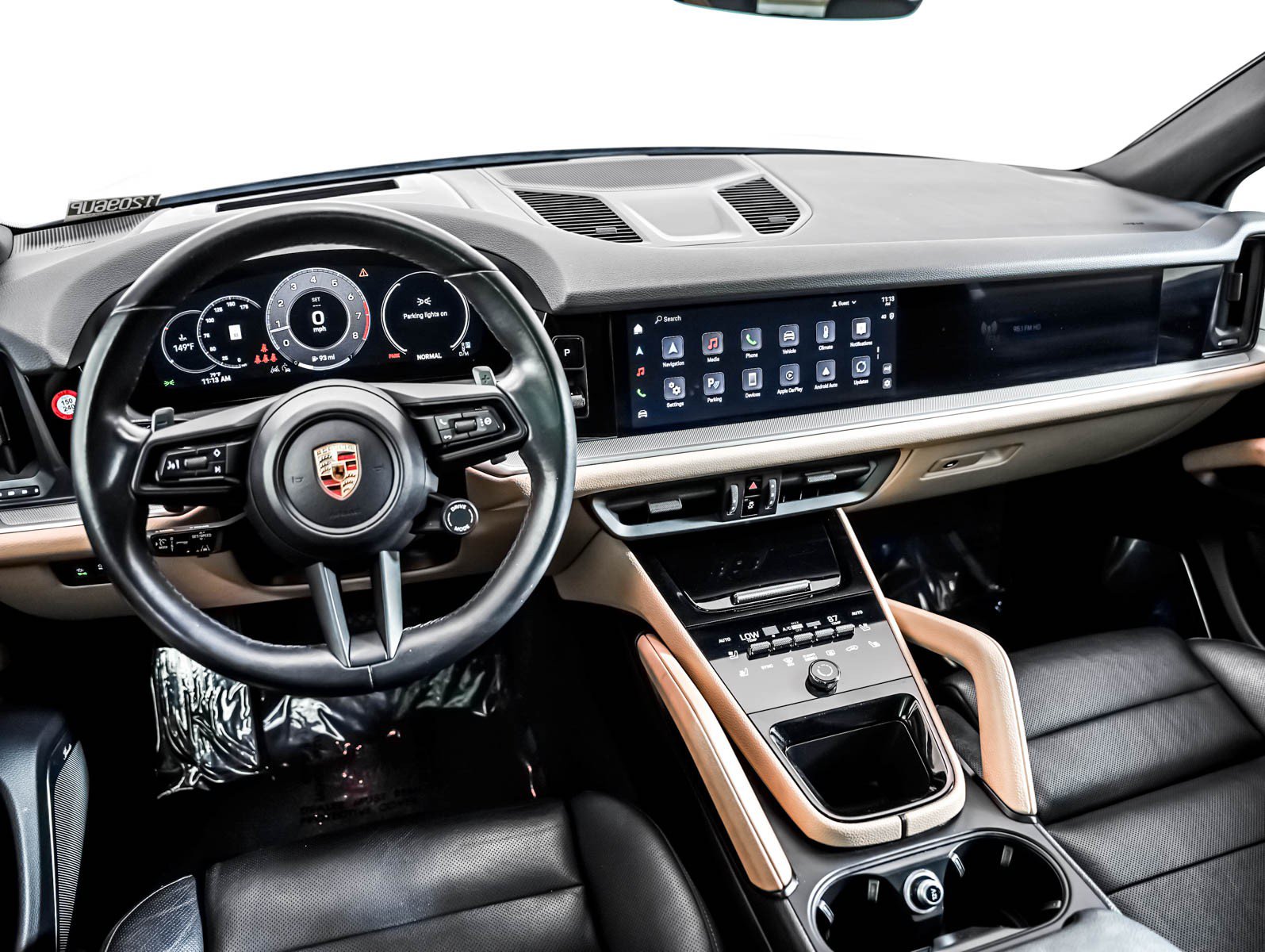 Certified 2024 Porsche Cayenne w/ Premium Package Plus (PFM) AWD/4WD image 19