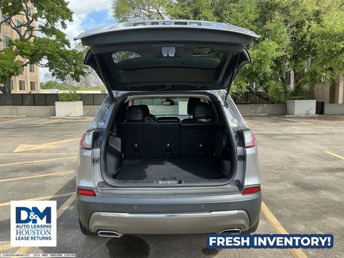 Used 2019 Jeep Cherokee Limited w/ Technology Group image 7