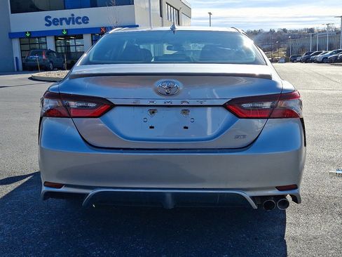 Used 2022 Toyota Camry SE image 5