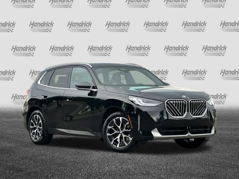 Used 2025 BMW X3 xDrive30i w/ Premium Package image 2