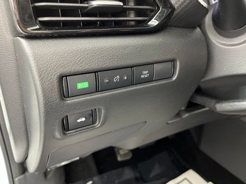 Used 2023 Nissan Sentra SV FWD image 31