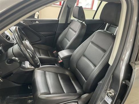 Used 2016 Volkswagen Tiguan S image 15