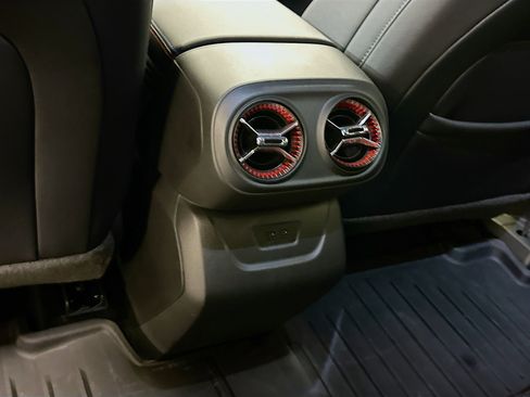 Used 2025 Chevrolet Blazer EV RS AWD/4WD image 28