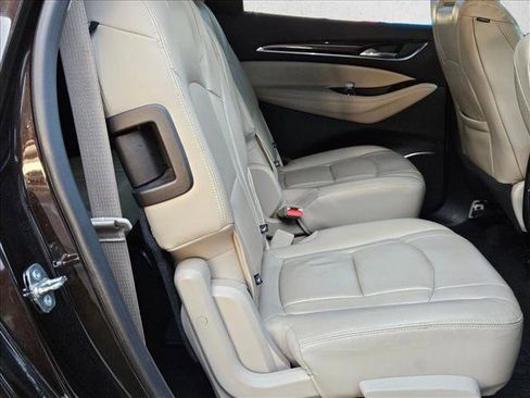 Used 2018 Buick Enclave Essence image 18
