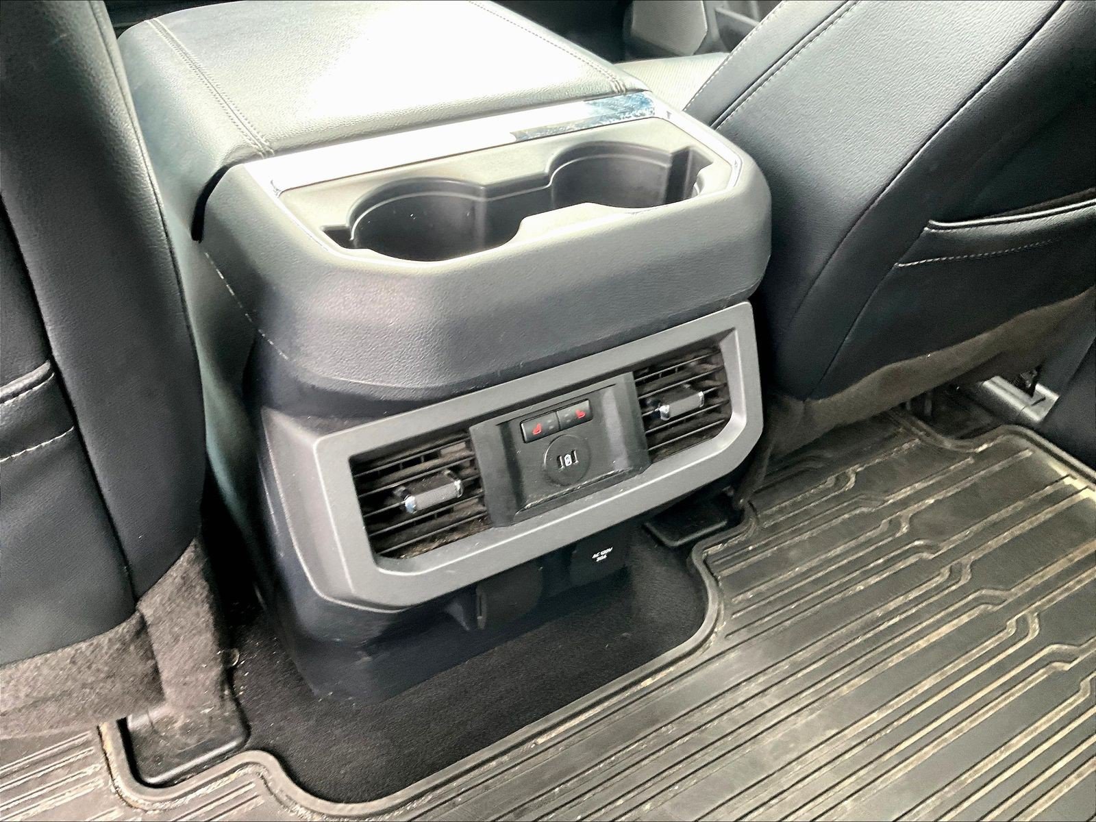 Used 2023 Ford F350 Lariat w/ Lariat Ultimate Package AWD/4WD image 11