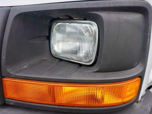 Used 2010 GMC Savana 1500 image 27