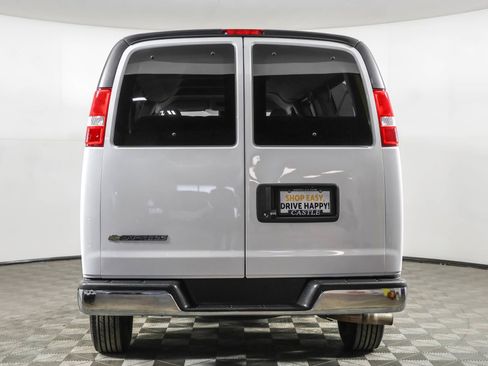 Used 2025 Chevrolet Express 3500 LT w/ LT Preferred Equipment Group image 16