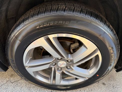 Used 2019 GMC Terrain SLT AWD/4WD image 25