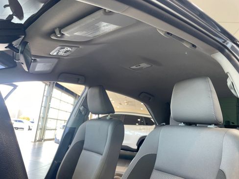 Used 2017 Toyota Corolla LE image 33