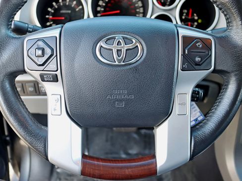 Used 2017 Toyota Sequoia Platinum image 19