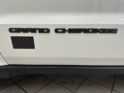 Used 2021 Jeep Grand Cherokee Freedom Edition image 14