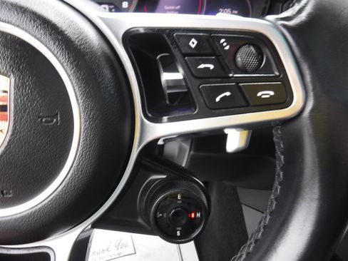 Used 2023 Porsche Cayenne Platinum Edition AWD/4WD image 25