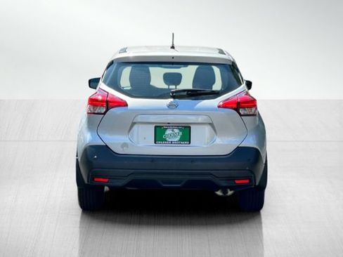 Used 2020 Nissan Kicks S FWD image 5