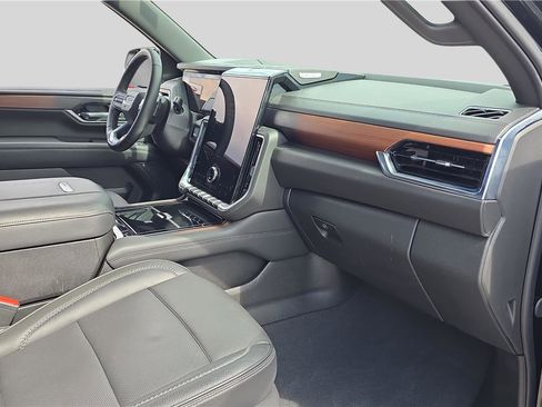 Used 2025 GMC Yukon Denali AWD/4WD image 24