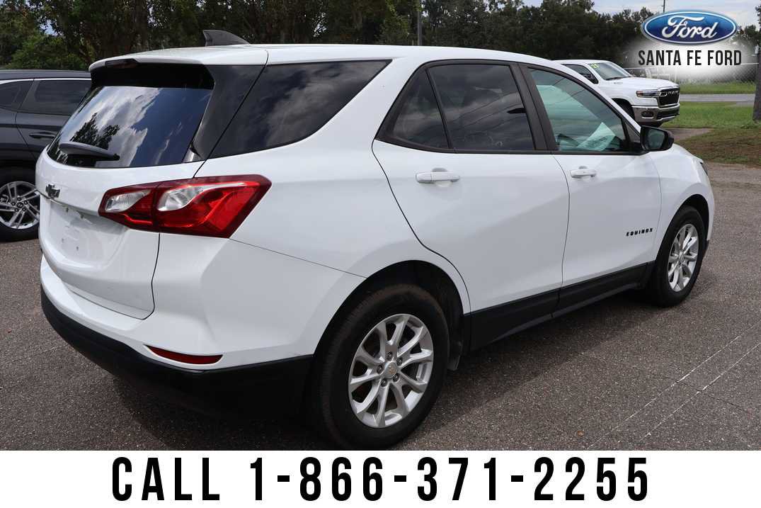 Used 2020 Chevrolet Equinox LS w/ LS Convenience Package FWD image 4