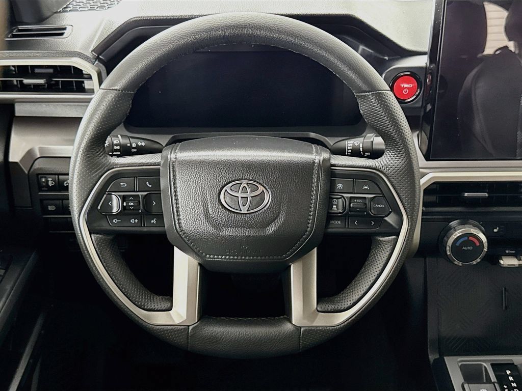 Certified 2025 Toyota Tacoma TRD Off-Road AWD/4WD image 4