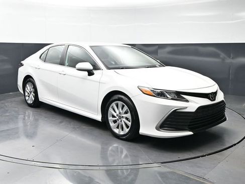 Used 2024 Toyota Camry LE FWD image 3