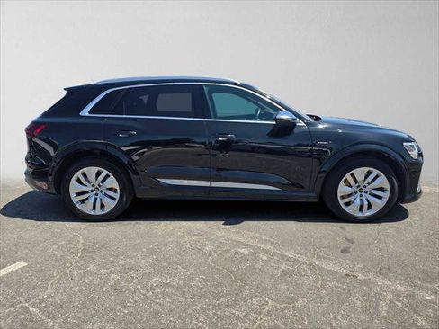 Used 2023 Audi e-tron S Prestige w/ Prestige Package AWD/4WD image 2