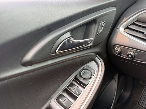 Used 2020 Chevrolet Malibu LT FWD image 28