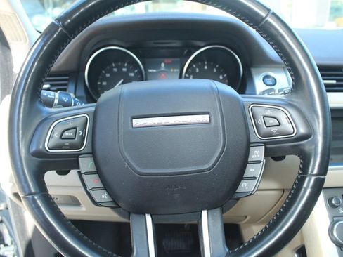 Used 2017 Land Rover Range Rover Evoque SE AWD/4WD image 17