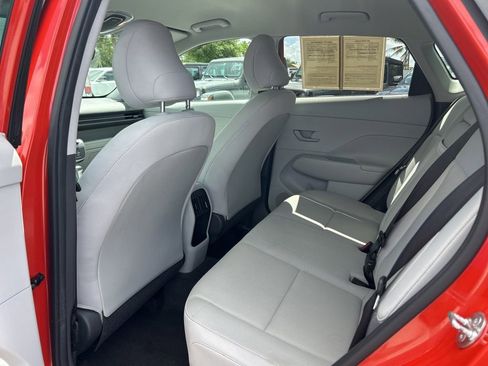 Used 2024 Hyundai Kona SEL AWD/4WD image 30