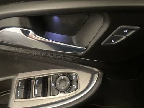 Used 2017 Chevrolet Malibu LT FWD image 17