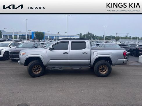 Used 2020 Toyota Tacoma SR AWD/4WD image 7