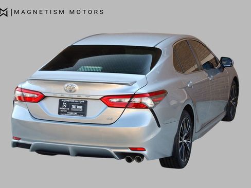 Used 2018 Toyota Camry SE w/ Convenience Package image 7