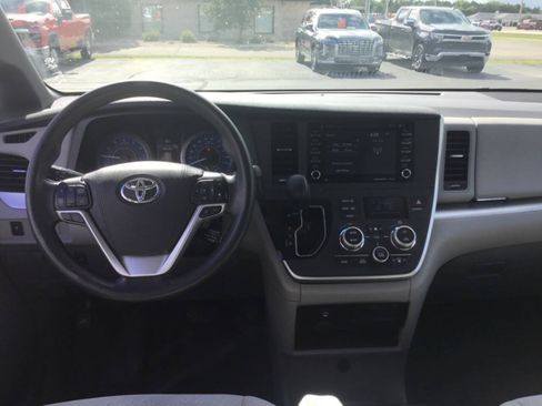 Used 2020 Toyota Sienna LE FWD image 10