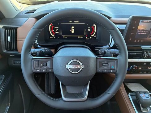 New 2026 Nissan Pathfinder Platinum image 13