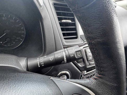 Used 2020 Nissan Pathfinder SL image 30