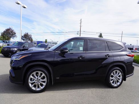 Used 2022 Toyota Highlander Limited image 6