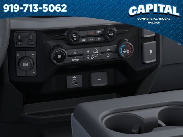 New 2026 Ford F550 4x4 Crew Cab image 17