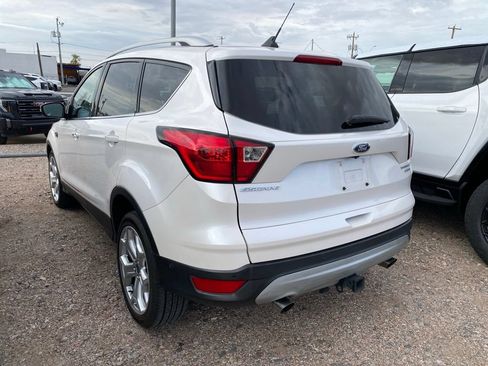 Used 2019 Ford Escape Titanium FWD image 3