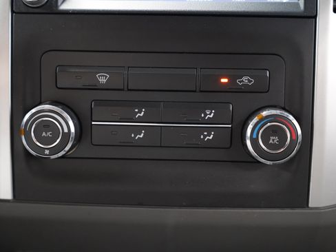 Used 2019 Nissan Frontier SV AWD/4WD image 26