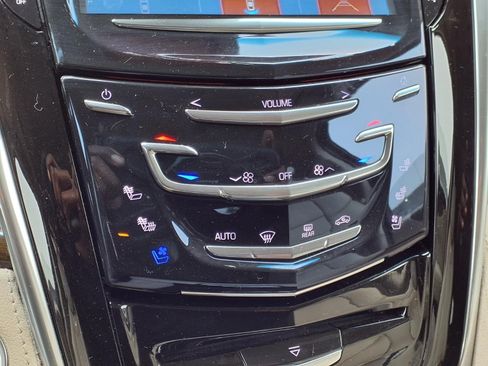 Used 2020 Cadillac Escalade Premium Luxury AWD/4WD image 10