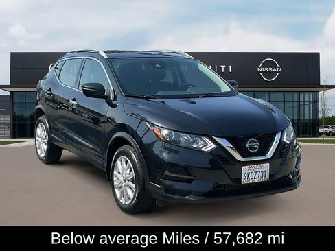 Used 2020 Nissan Rogue Sport SV image 3