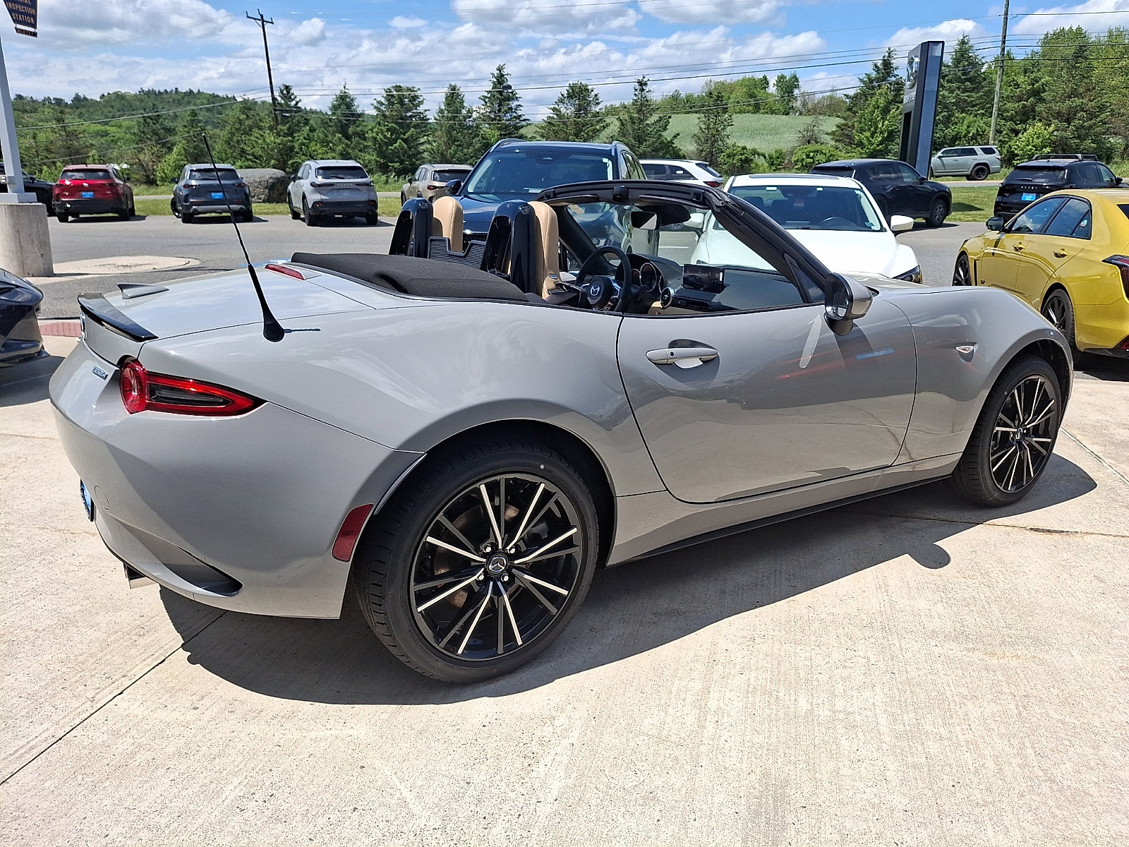 New 2026 MAZDA MX-5 Miata Grand Touring w/ Weather Package RWD image 5