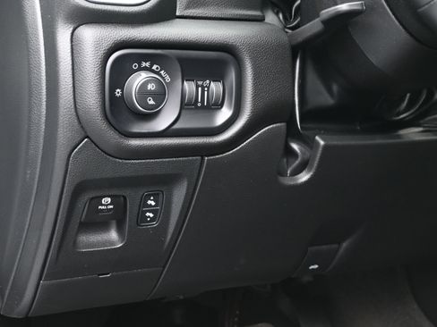 Used 2024 RAM 1500 Laramie AWD/4WD image 23