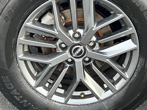 Used 2023 Nissan Rogue S image 9