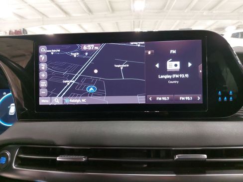 Used 2024 Hyundai Palisade Calligraphy image 25